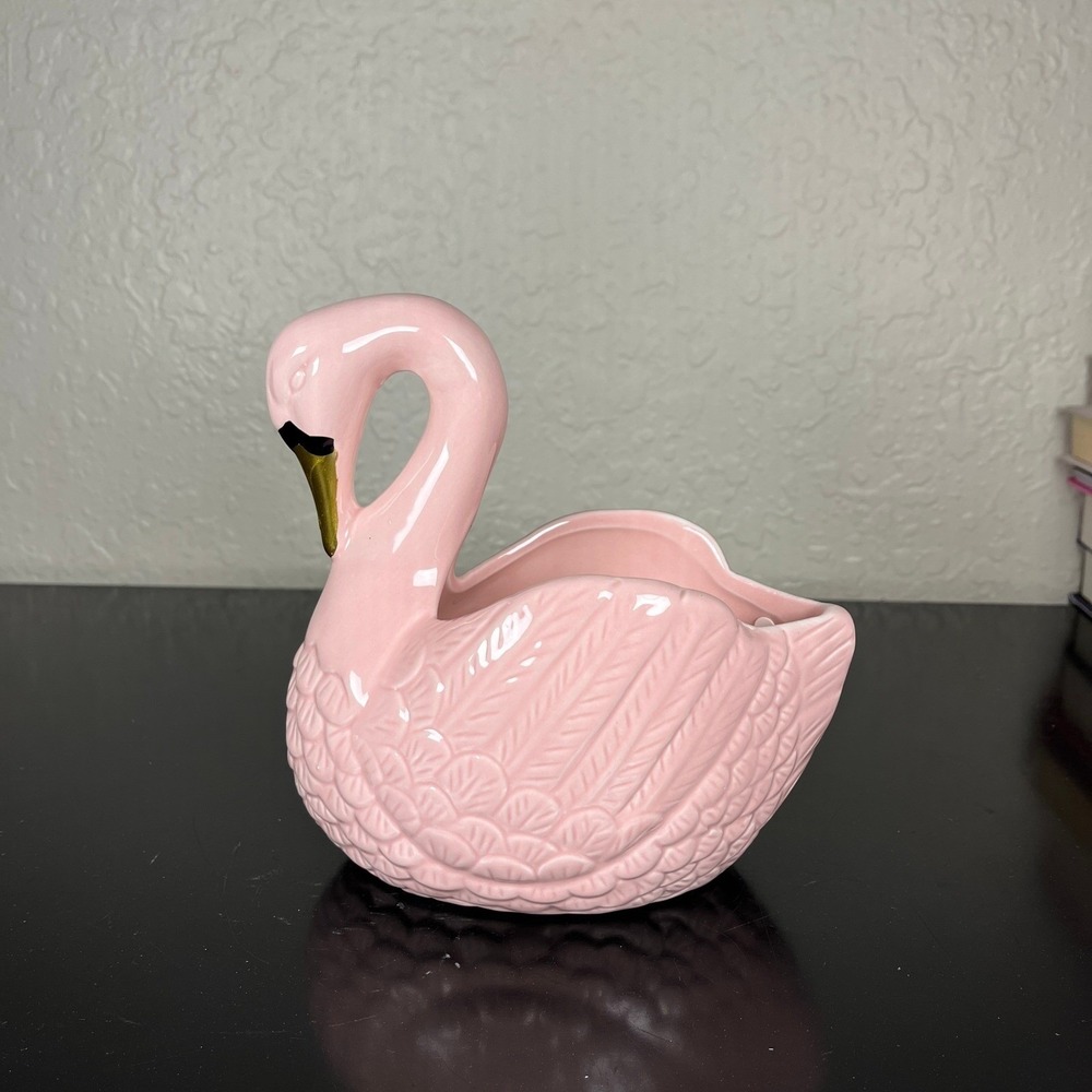 Sincerely Jules Home Swan Candle Radiant Glow Pink Ceramic 17oz Soy Blend New - Picture 3 of 7
